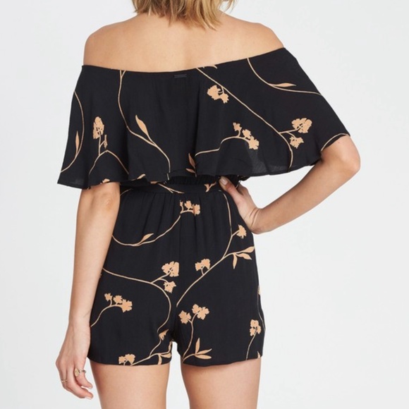 NWT - Billabong "On the Run" Romper - Size XS - Picture 2 of 6